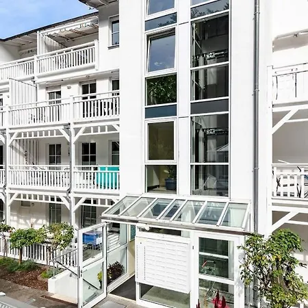 Seeschloss, App 03, Direkt An Der Strandpromenade, Toplage Apartament Binz