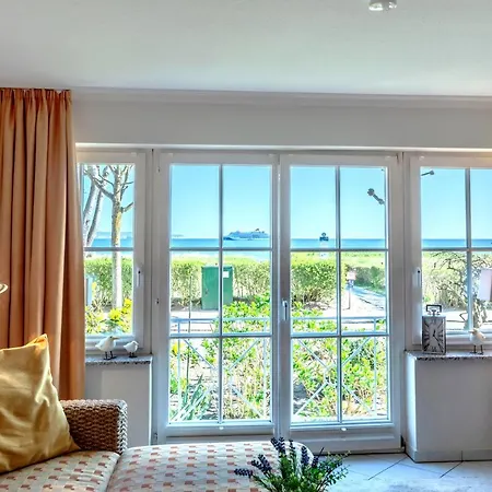 Apartment Seeschloss, App 03, Direkt An Der Strandpromenade, Toplage
